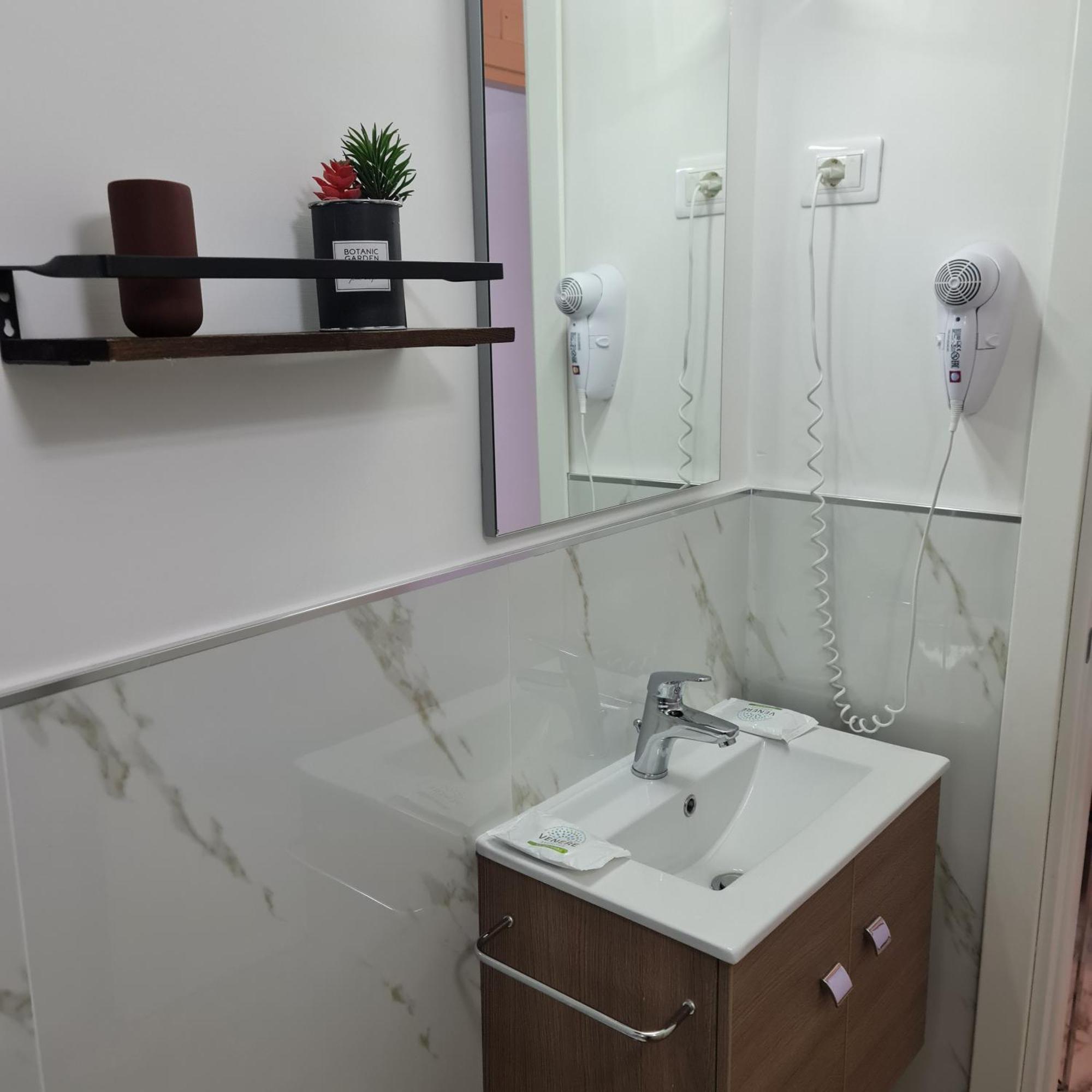 Mare Fuori B&B Salerno Szoba fotó